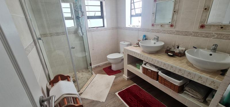 5 Bedroom Property for Sale in Myburgh Park Western Cape